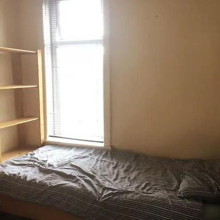 Single Room - Town & University Nearby, 24H Bus, Airport-Linked マンチェスター エクステリア 写真