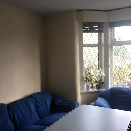 Single Room - Town & University Nearby, 24H Bus, Airport-Linked マンチェスター エクステリア 写真